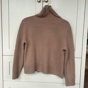 Wilfred
Luxe Cashmere Jara Sweater